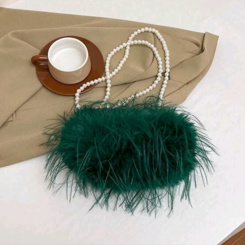 NWT Emerald Green Fluffy Faux Fur Double Pearl Chain Cross Body Clutch Handbag